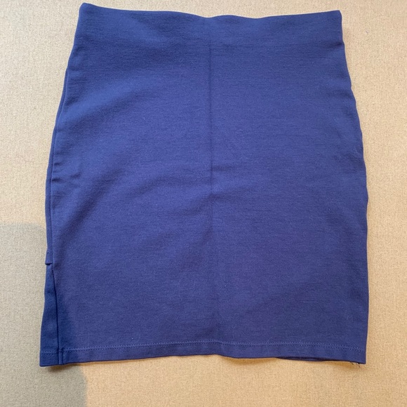 Aritzia TALULA folding skirt - Picture 3 of 4